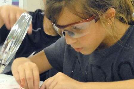 <strong>Electronnics Lab</strong> makes hands-on science fun